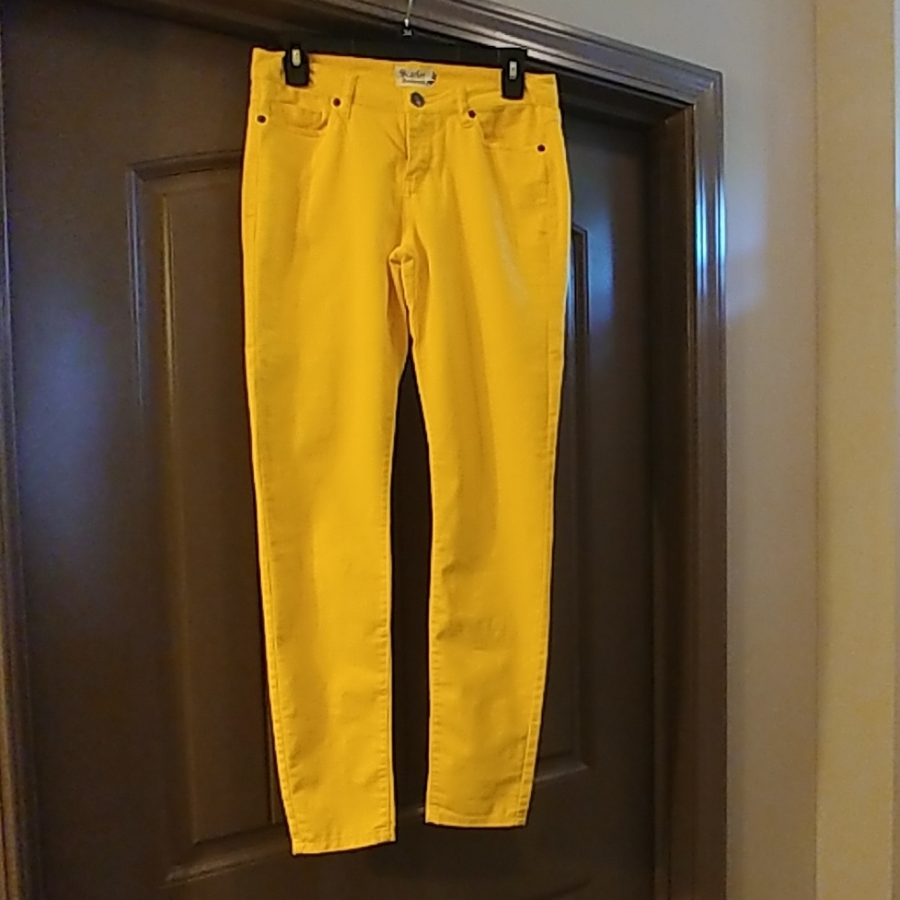 Yellow pants